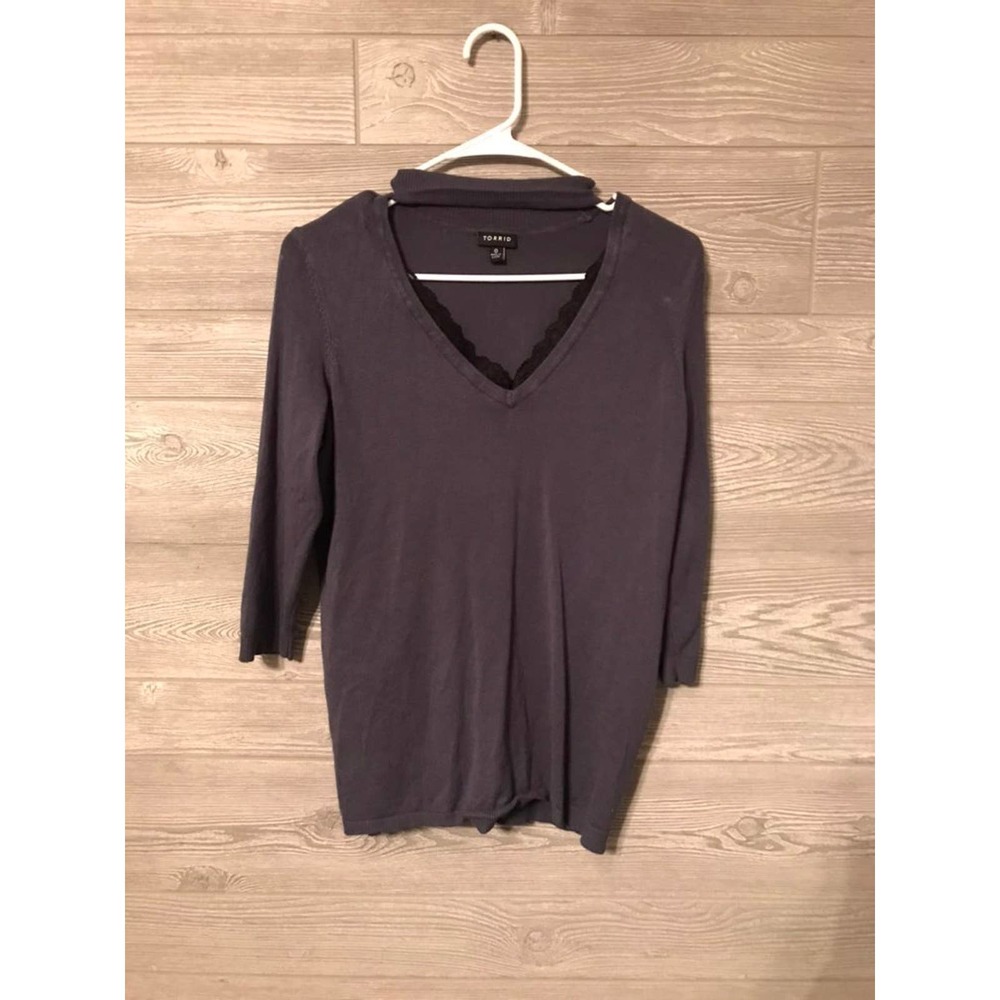 Torrid Womens Plus Size 0 blue/Gray V Neck 3/4 Sleeve Top with Lace Detail